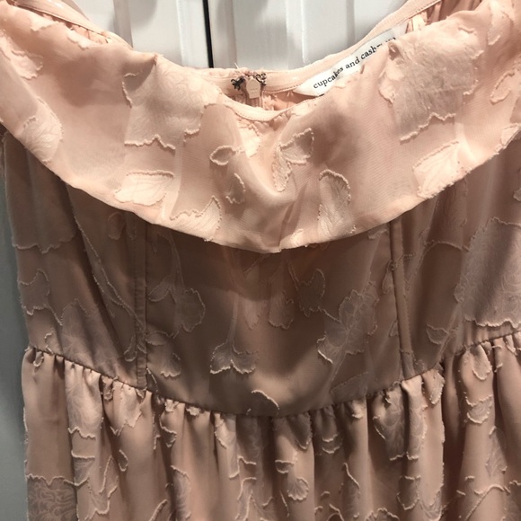 Cupcakes and Cashmere Off the Shoulder Pink Midi dress with Boning - Picture 4 of 6